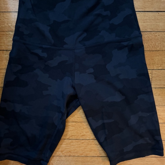 lululemon athletica Pants - Lululemon Align high-rise camo deep coal short size 8